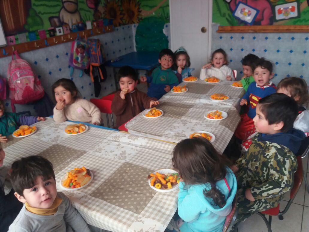 Hora de la colación en el comedor